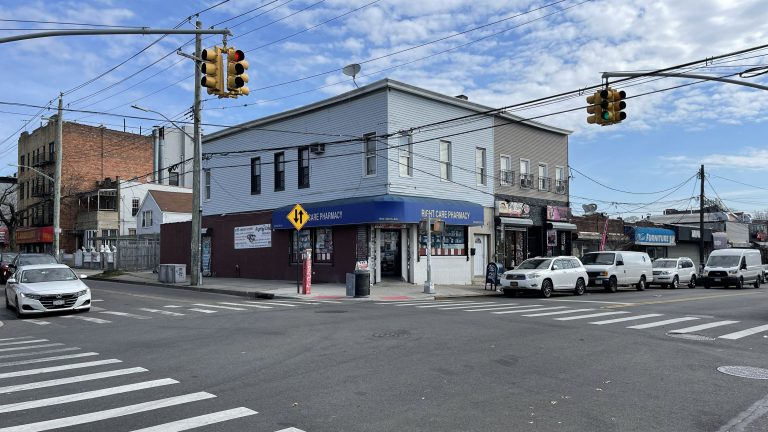 Jubilado de Brooklyn pierde $1.6 millones en estafa con inteligencia artificial