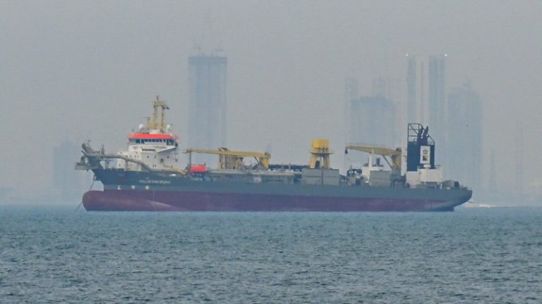 Irán anuncia la apertura del estrecho de Ormuz durante el alto al fuego