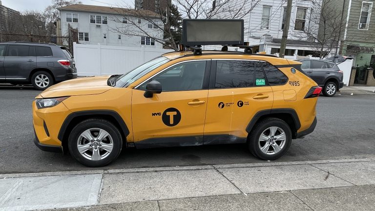 Crisis, competencia y transformación de los taxis amarillos en Nueva York