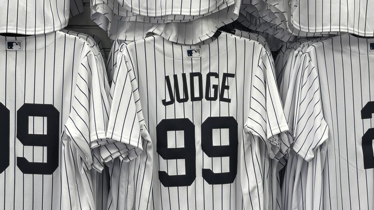Nueva York divide su panorama, Yankees lideran y Mets atraviesan crisis