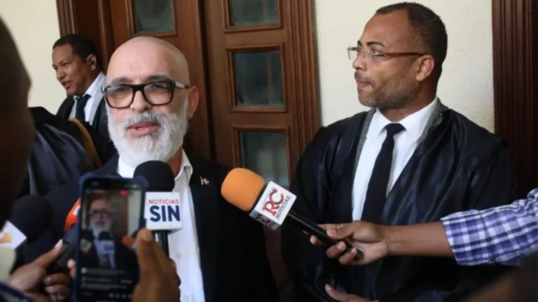 Condenan a Ángel Martínez a seis meses de prisión por difamación contra Milagros De Camps