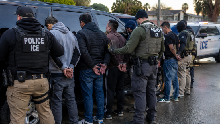 Latinos concentran más del 93% de arrestos de ICE en Nueva York