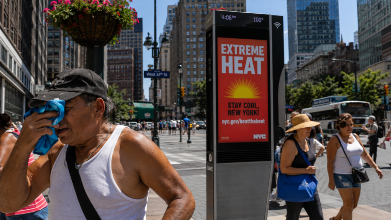 NYC se prepara para un verano extremo entre altas temperaturas y grandes eventos masivos