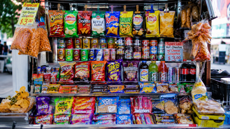 Médicos de Nueva York impulsan advertencias obligatorias contra la comida chatarra