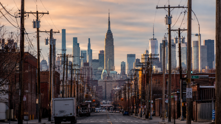 Nueva York comienza a recibir energía hidroeléctrica de Canadá a través del proyecto CHPE