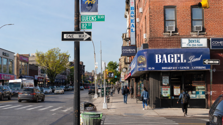 Excandidato de Queens enfrenta cargos por presunto uso fraudulento de IA