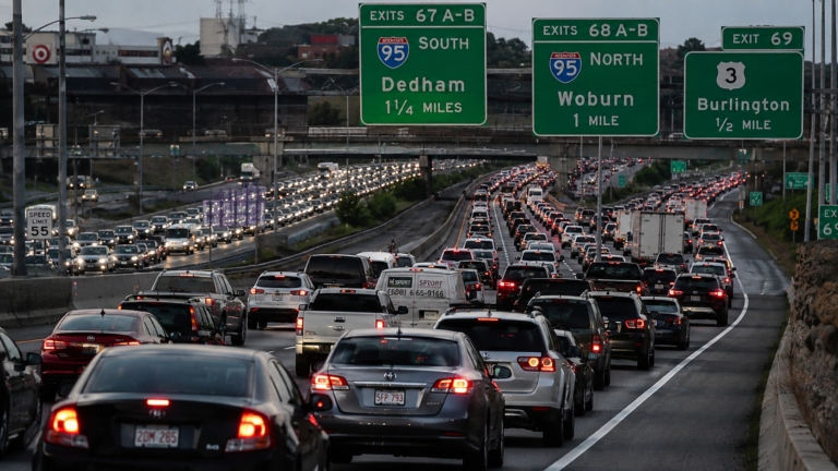 Más de 72 millones de estadounidenses viajarán durante el feriado del 4 de Julio