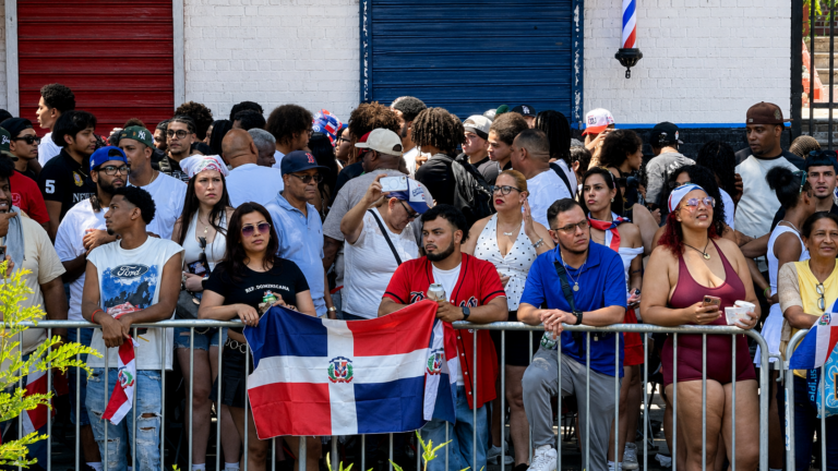 16 detenidos por portar armas durante el Desfile Dominicano en El Bronx