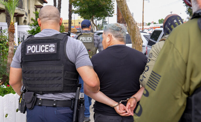 Estudio revela que redadas de ICE afectaron de inmediato la economía de Los Ángeles
