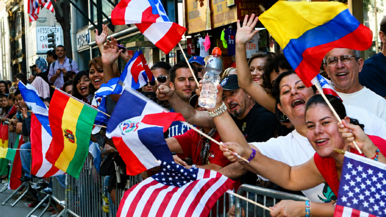 Política migratoria de Trump impacta de manera desproporcionada a los latinos