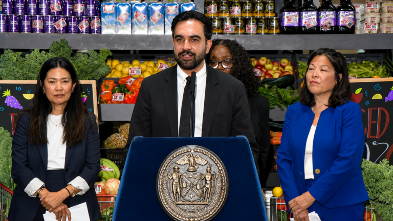Mamdani anuncia supermercados municipales con descuentos de hasta un 30%
