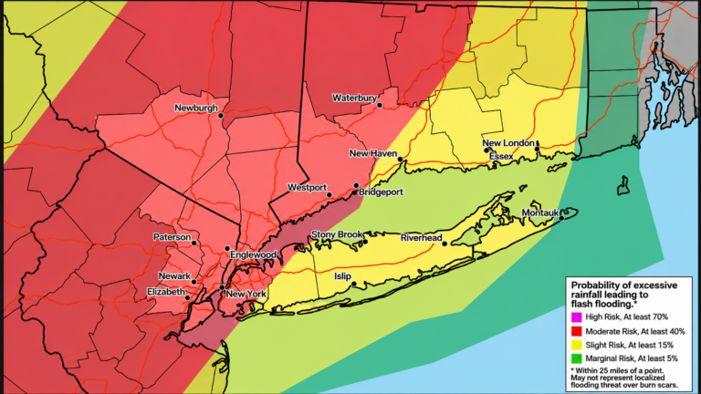Cientos de vuelos cancelados por tormentas y riesgo de inundaciones