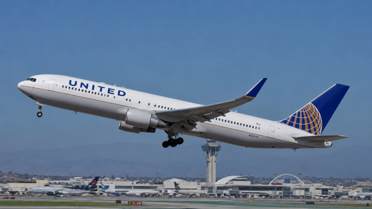 United Airlines enfrentará juicio por cobrar asientos de ventanilla