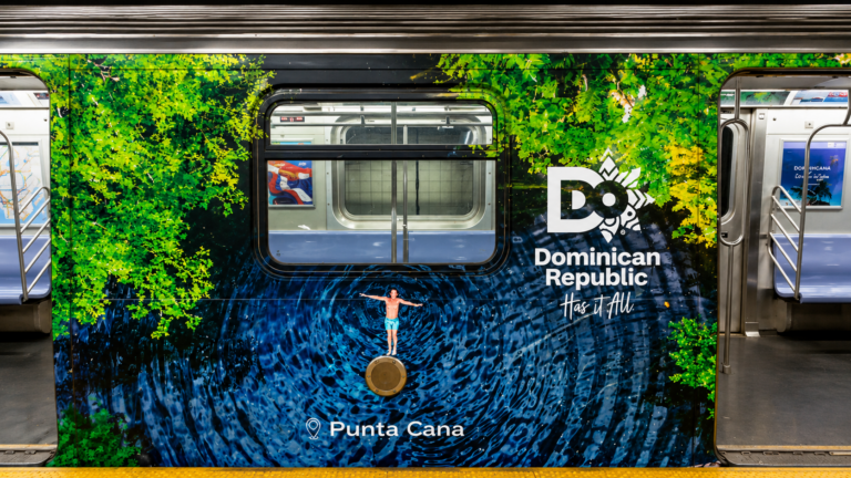 Anuncios invaden el metro de Nueva York