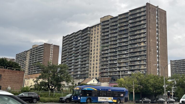 Nueva York necesita construir 700,000 viviendas en una década