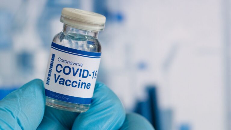 Nueva York registra repunte de hospitalizaciones por COVID-19 ante el inicio de la temporada de virus respiratorios