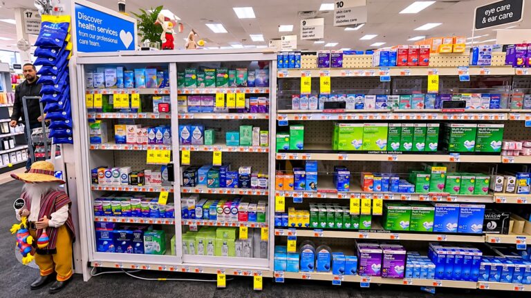 Roban casi $50,000 en medicamentos de farmacias de Nueva York