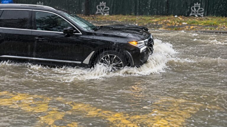 Nueva York activa alerta por fuertes lluvias y riesgo de inundaciones este domingo