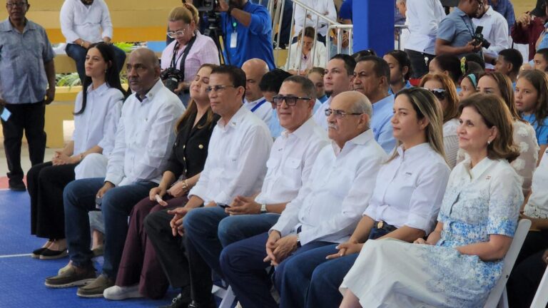 Infraestructura Escolar entrega nuevos espacios al Liceo en Artes Juan de Jesús Reyes de Mao