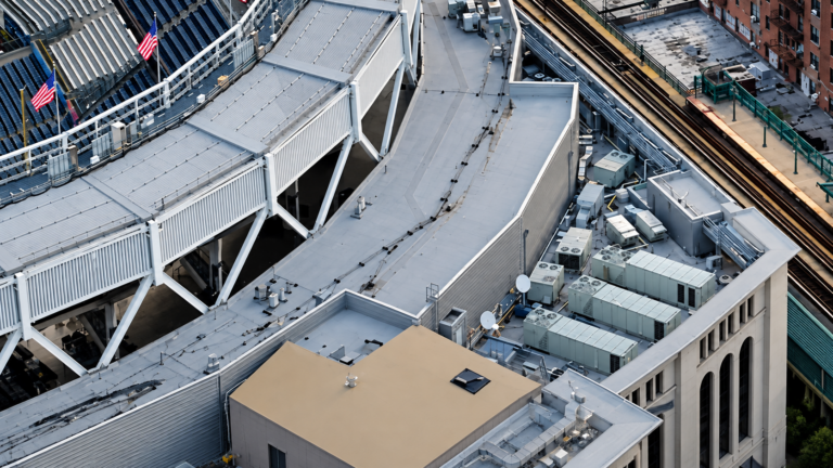 Detectan bacteria Legionella en torre de enfriamiento del Yankee Stadium