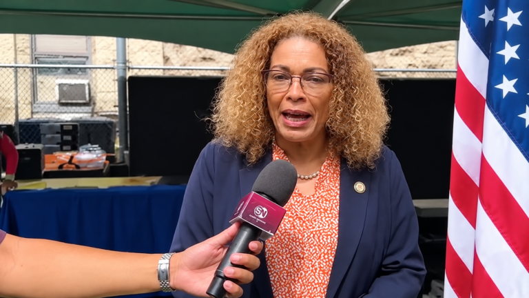 Asambleísta Yudelka Tapia realiza masiva entrega anual de mochilas y útiles escolares