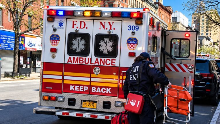 Crece preocupación por el tiempo de respuesta de las ambulancias y concejales exigen soluciones