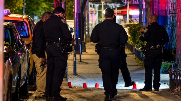 Tiroteo en El Bronx deja heridos a un hombre de 32 años y una niña de un año