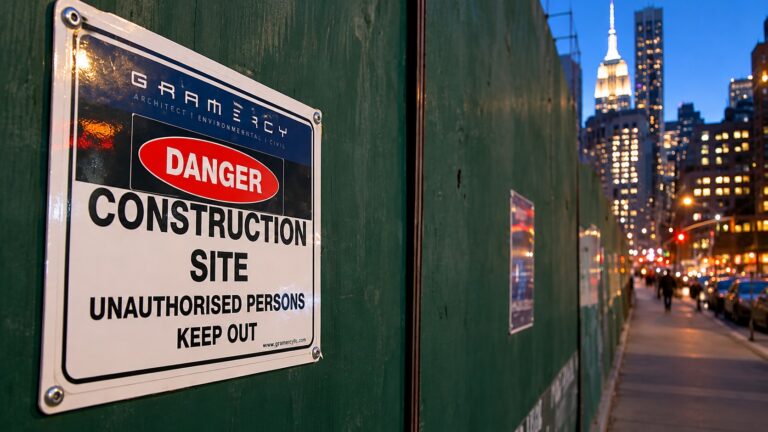 Juez suspende temporalmente las obras nocturnas de la nueva cárcel de Chinatown