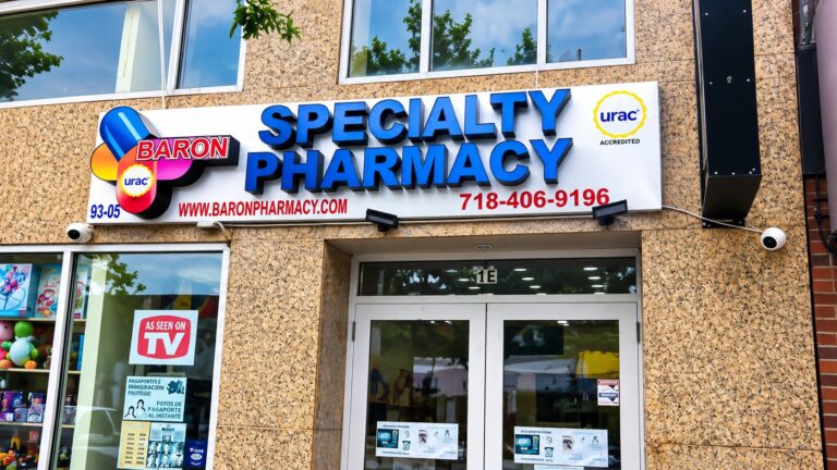Dueño de farmacias de Queens es acusado de fraude de $31 millones contra Medicaid
